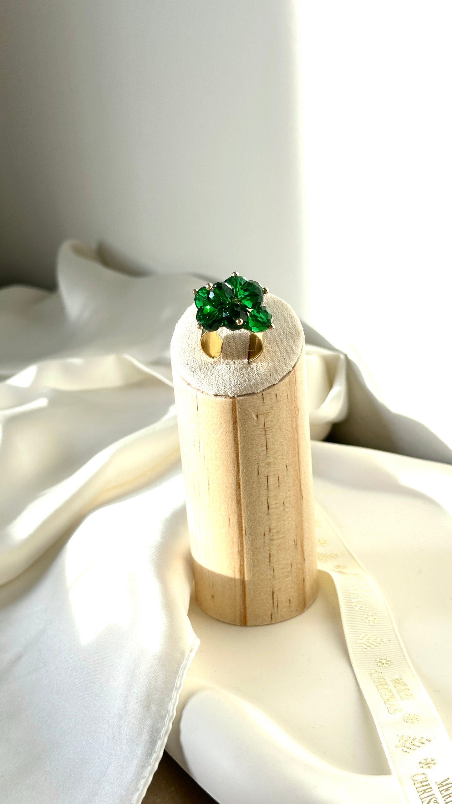 HELENA-sormus tummanvihreä