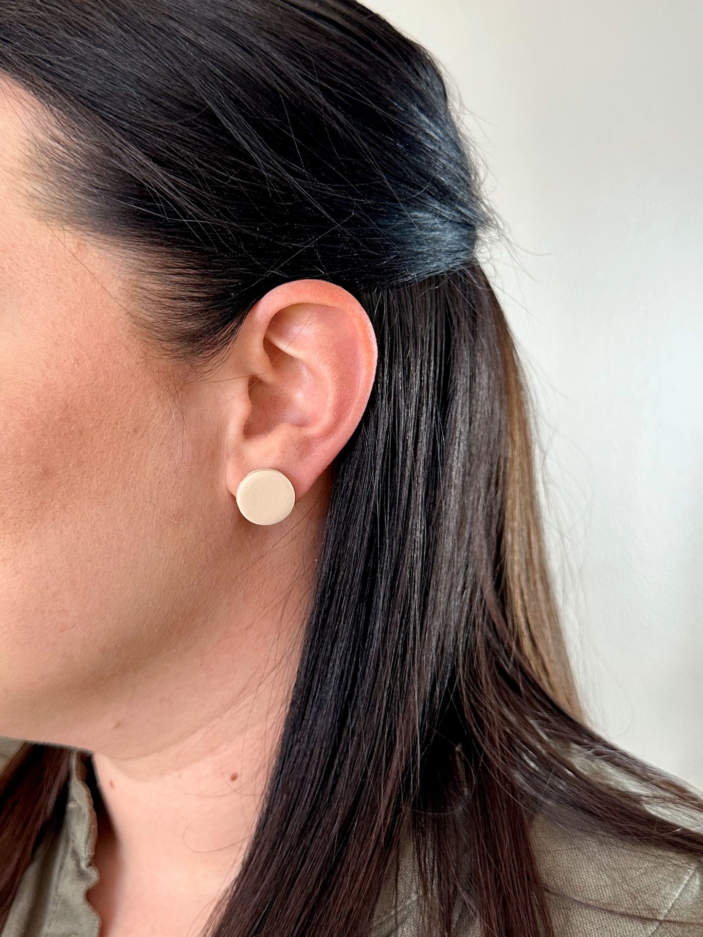 ANNI-nappikorvakoru matta,useita värejä