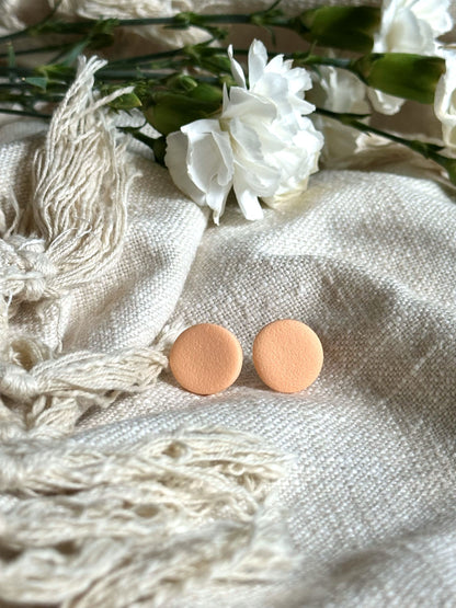 ANNI-nappikorvakoru matta,useita värejä