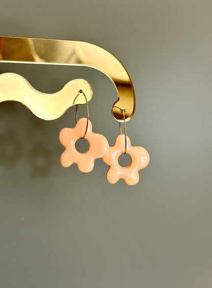 ROOSA-rengaskorvakorut, useita värejä