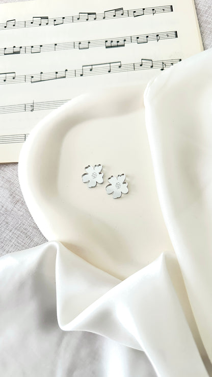 Senja-nappikorvakoru, useita värejä